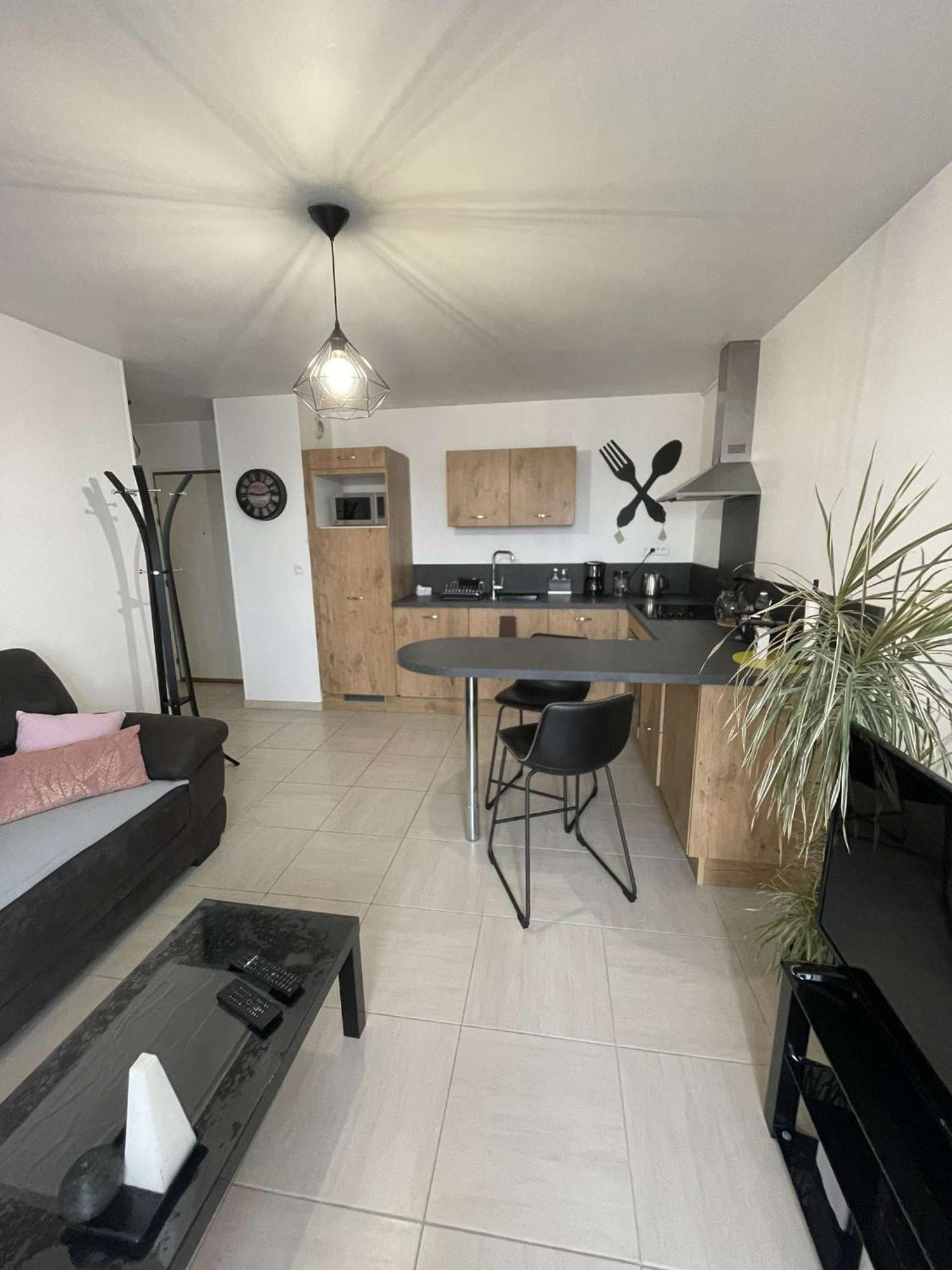 Appart. Sur Avec Garage Et Wifi. *