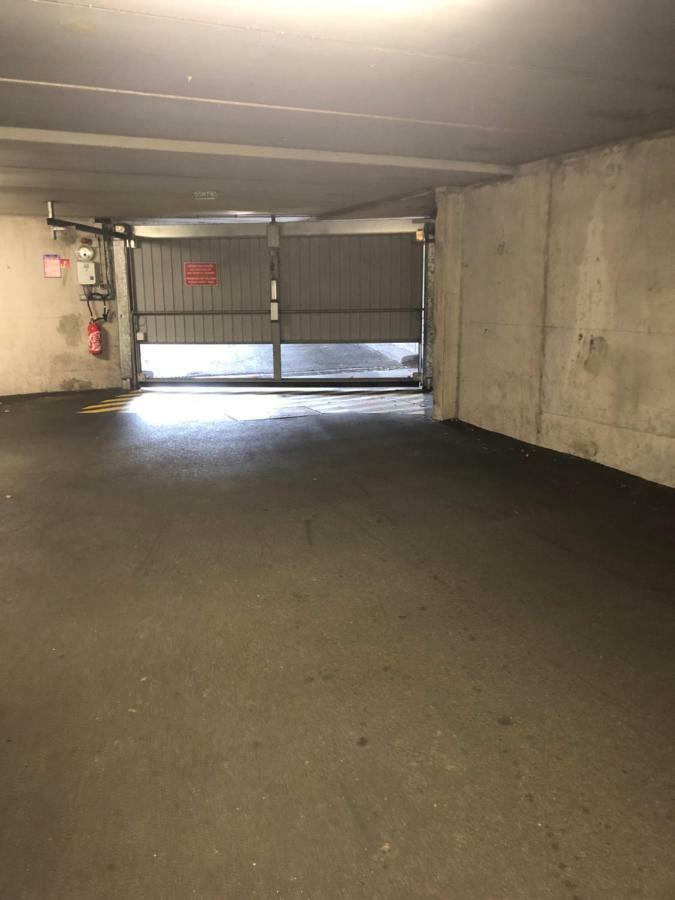 Appart. Sur Avec Garage Et Wifi. Apartment *