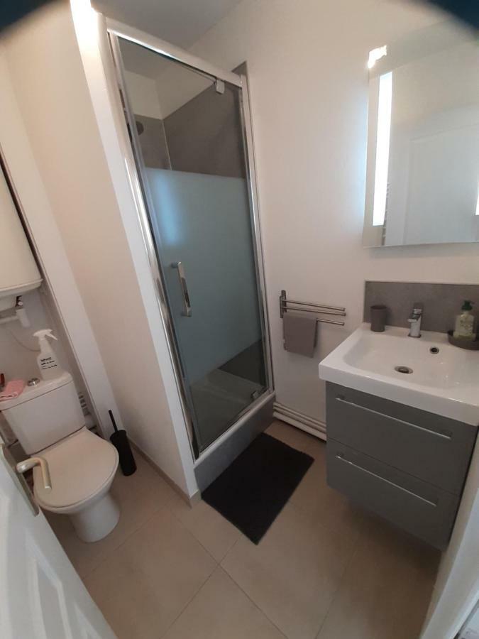 Appart. Sur Avec Garage Et Wifi. Apartment